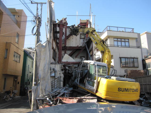 重量鉄骨の社屋の解体工事2