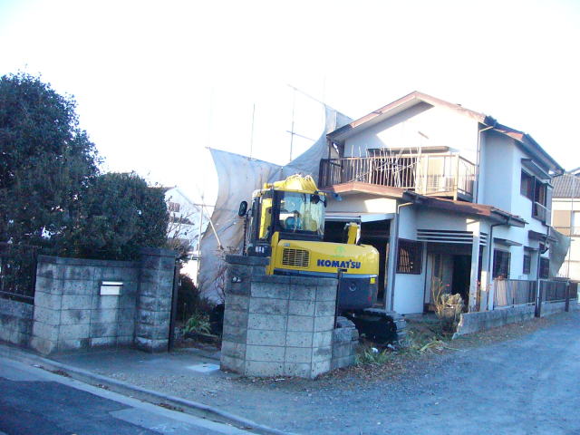 土地売却に伴う木造家屋の解体工事１