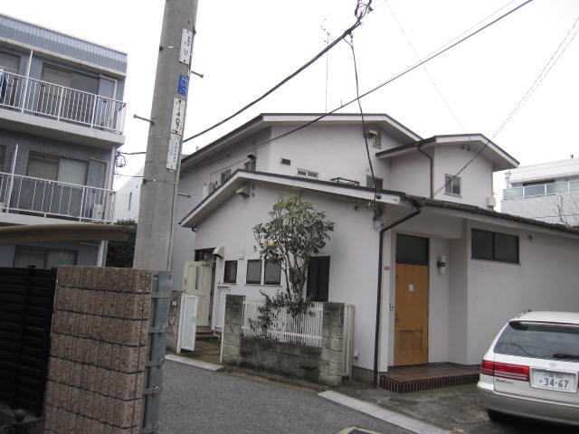 建て替えに伴う木造住宅の解体工事の着工前