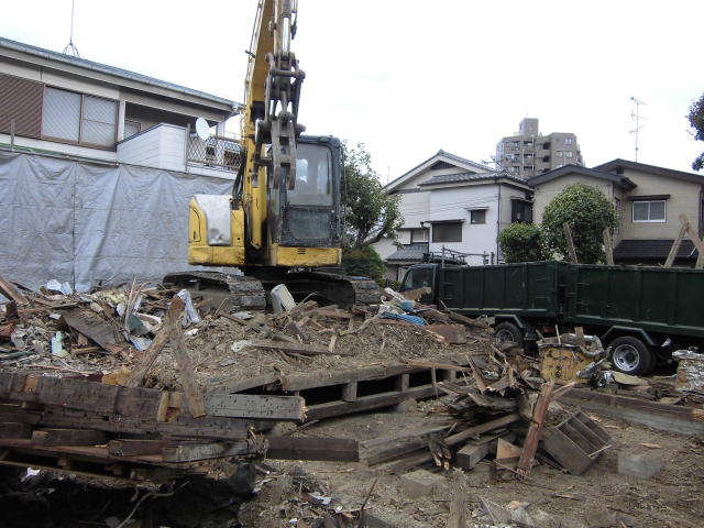 木造の店舗の解体工事２